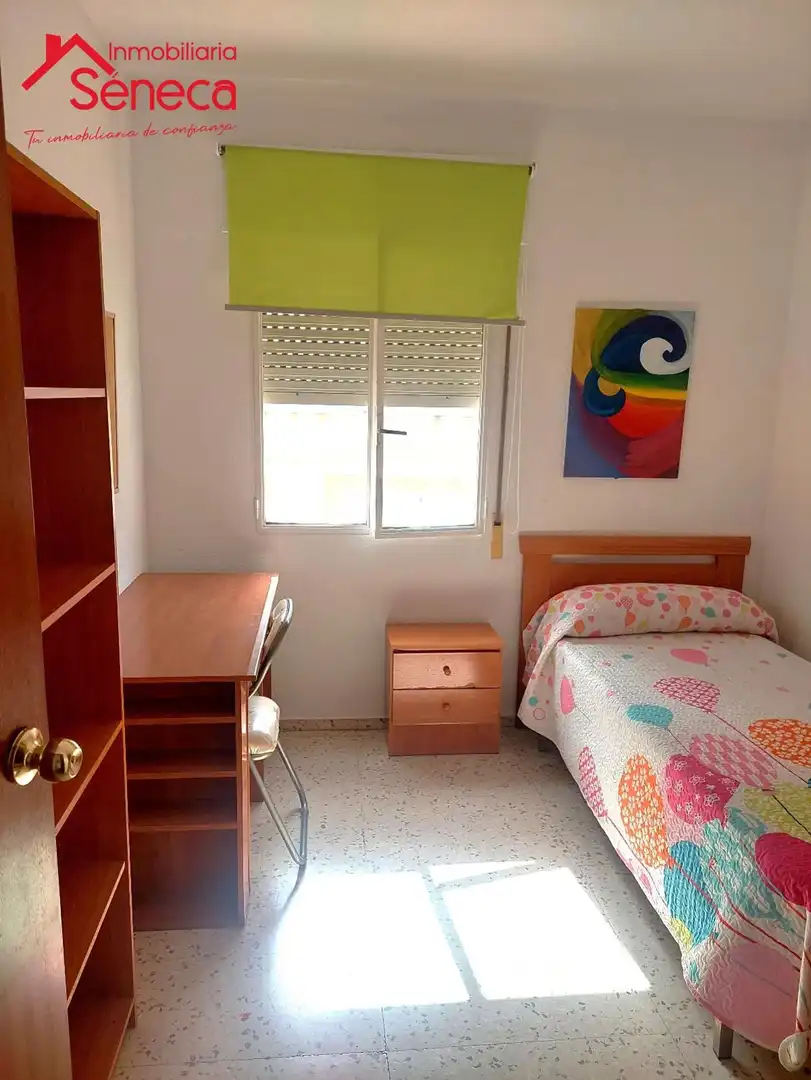 Flat for rent in DOÑA ENGRACIA, Casco Histórico - Ribera - San Basilio