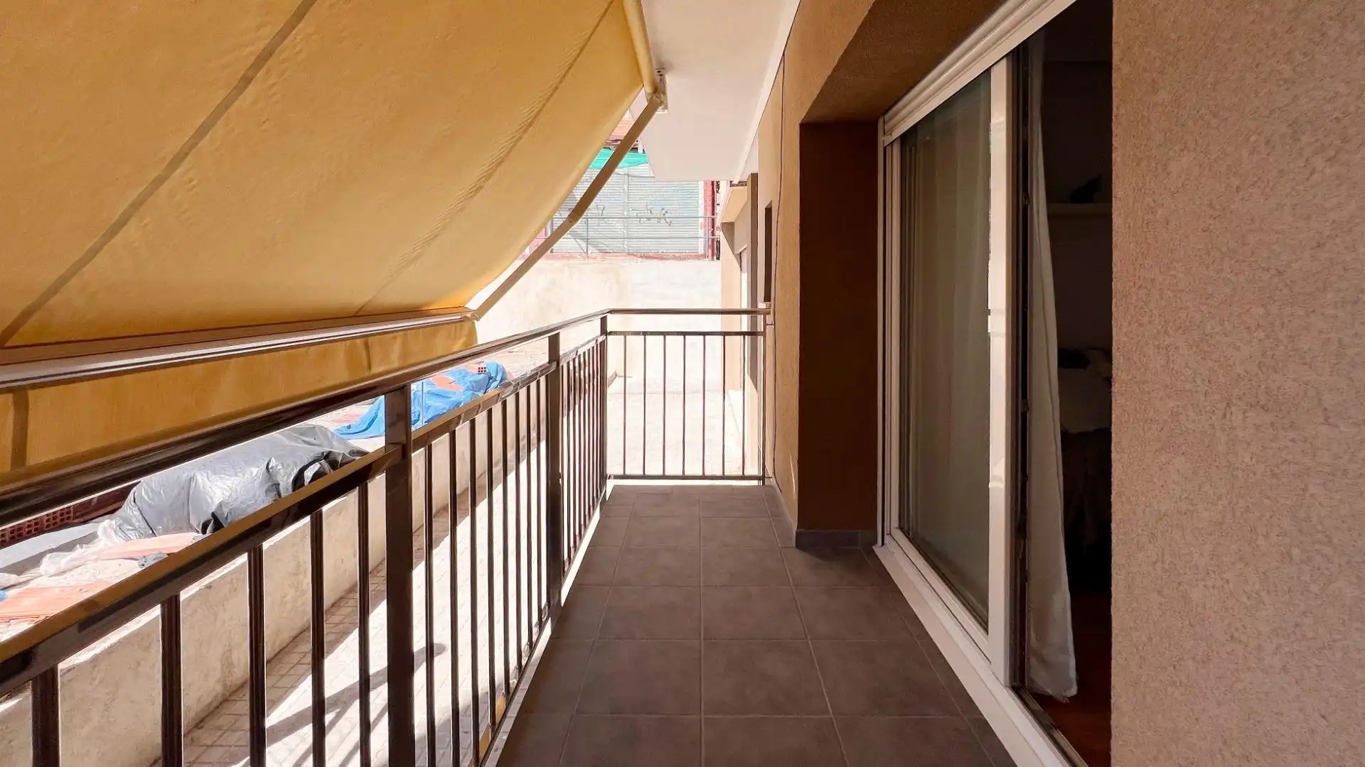 Piso con terraza en venta en Artigues - Llefià, imagen 2