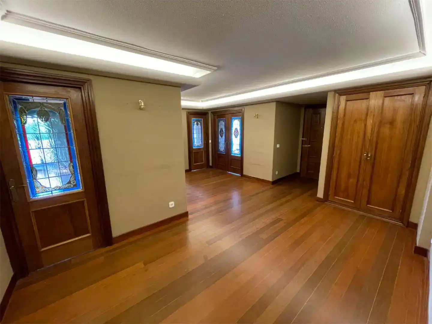Piso en venta en León Capital  con Parquet, Trastero y Piscina