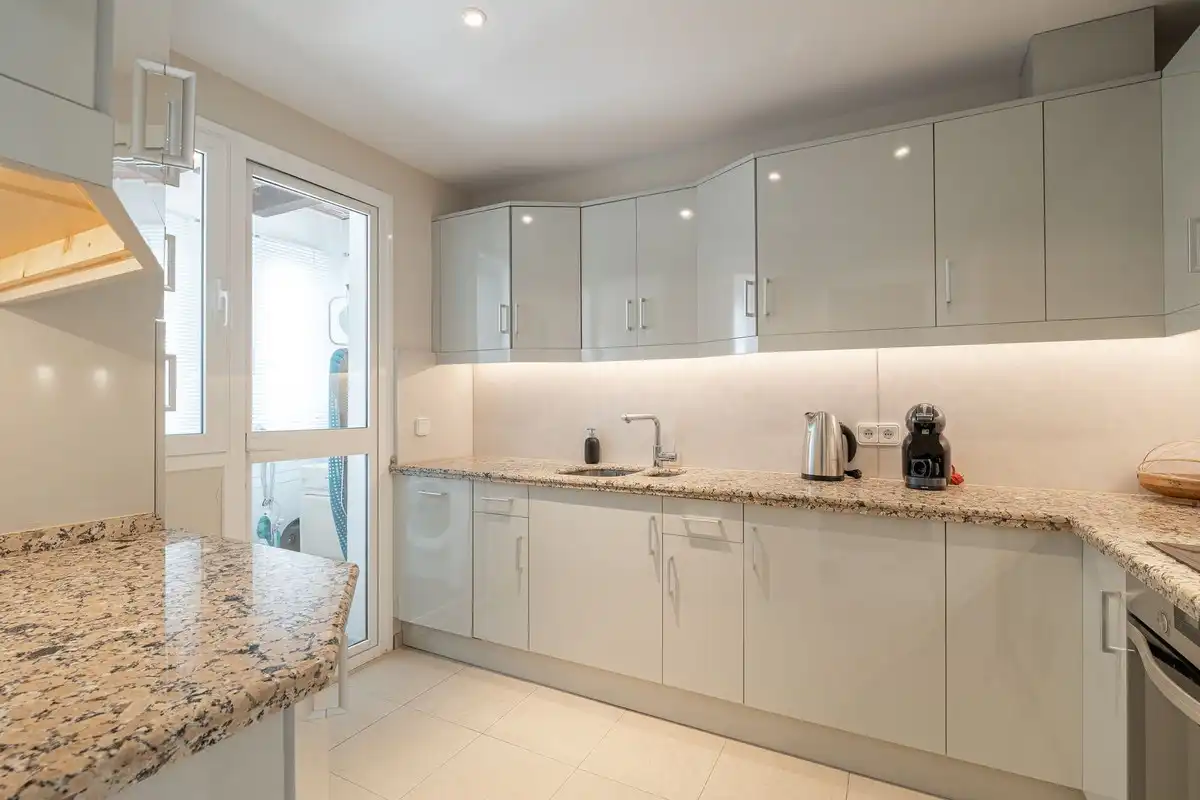 Kitchen of Duplexes for sale in Benahavís  with Air Conditioner, Heating and Terrace