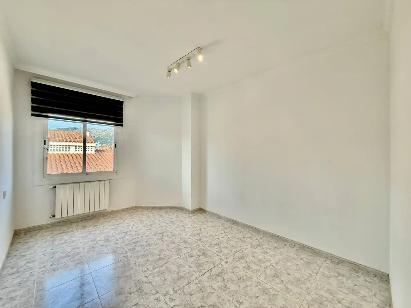 Habitación de Apartamento en venta en Roses con Balcón