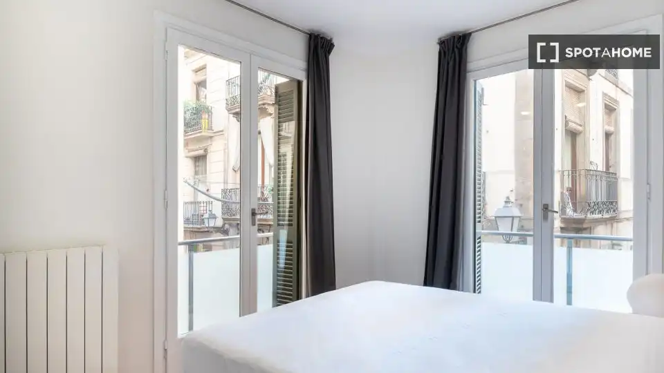Habitació a Sant Pere, Sta. Caterina i la Ribera