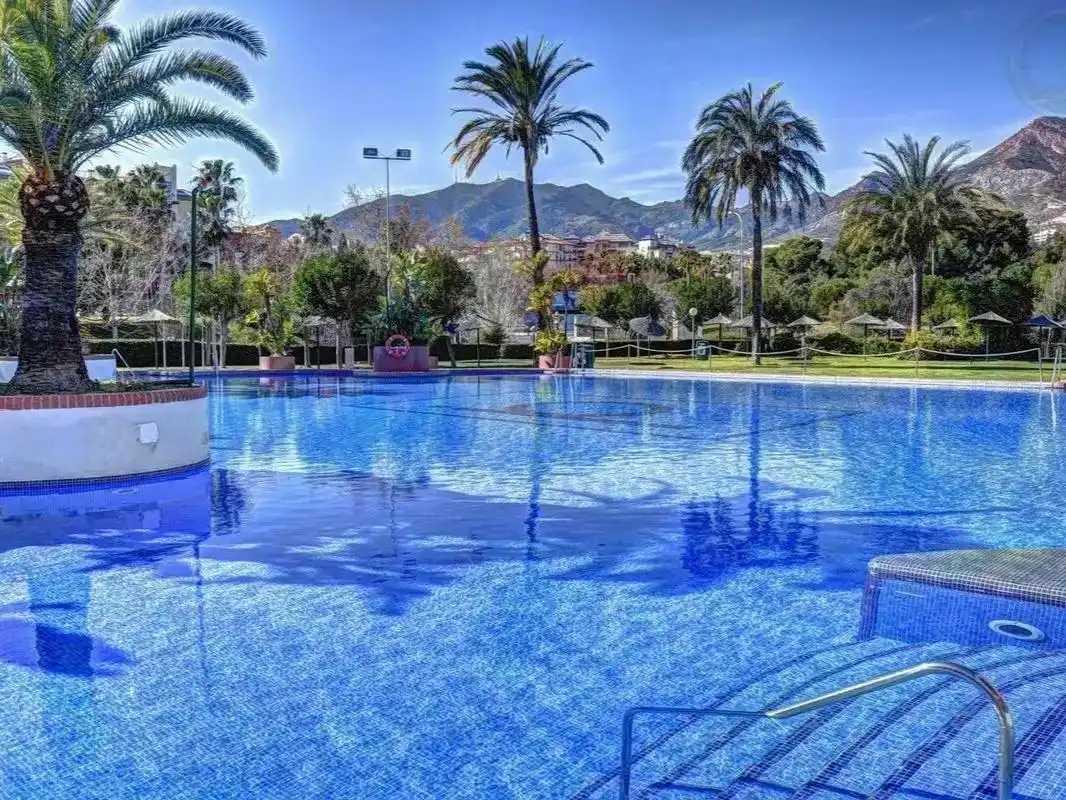Schwimmbecken von Wohnung zum Verkauf in Benalmádena mit Klimaanlage, Terrasse und Möbliert
