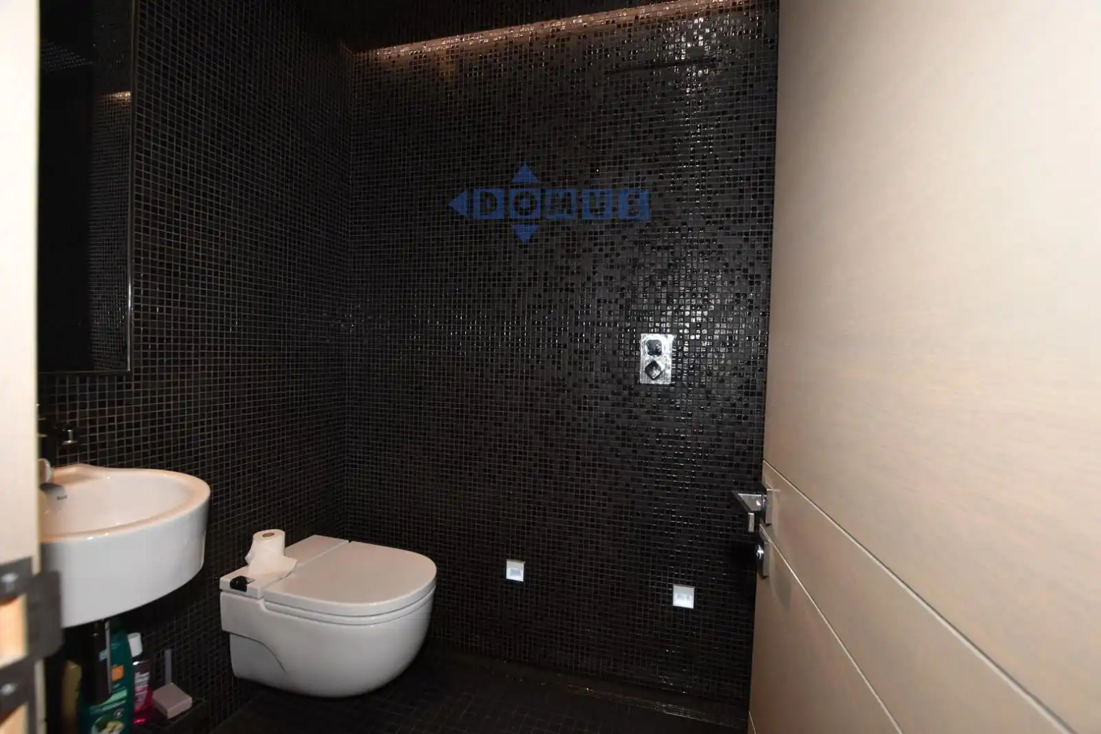 Baño de Piso en venta en Ronda con Aire acondicionado, Calefacción y Amueblado