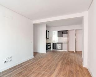 Sala d'estar de Pis en venda en  Madrid Capital amb Aire condicionat i Calefacció
