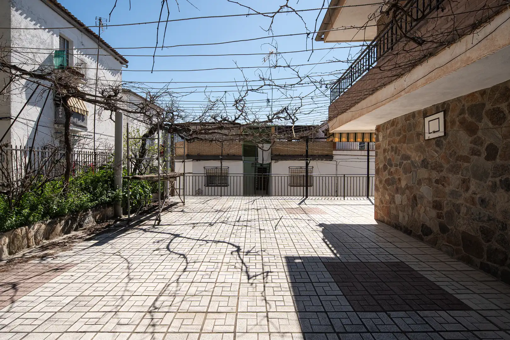 Terrasse von Einfamilien-Reihenhaus zum Verkauf in Granada mit Klimaanlage, Privatgarten und Terrasse