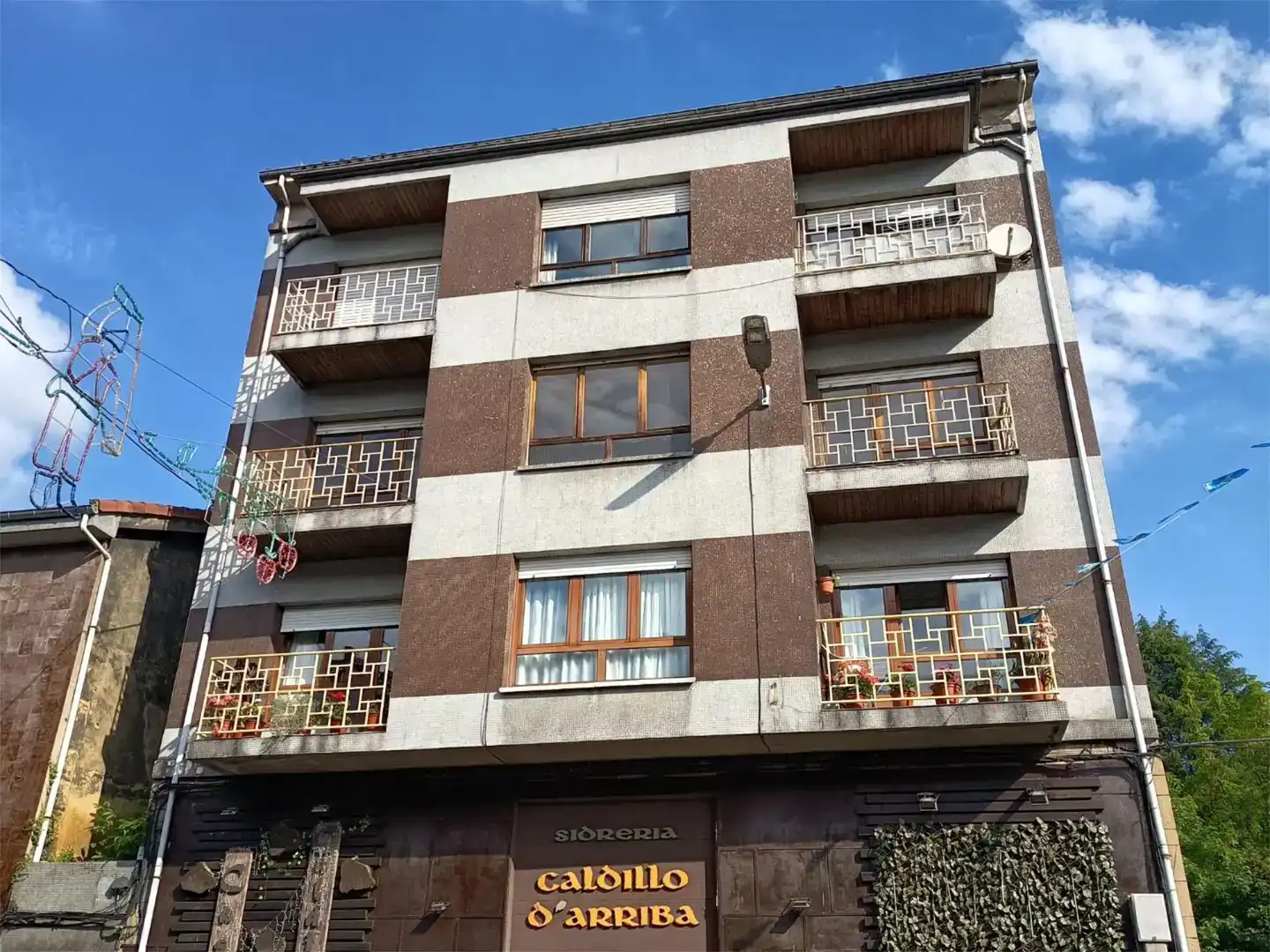 Vista exterior de Pis en venda en Langreo amb Balcó