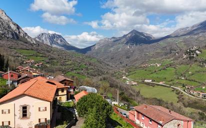 Vista exterior de Finca rústica en venda en Quirós amb Calefacció, Jardí privat i Terrassa