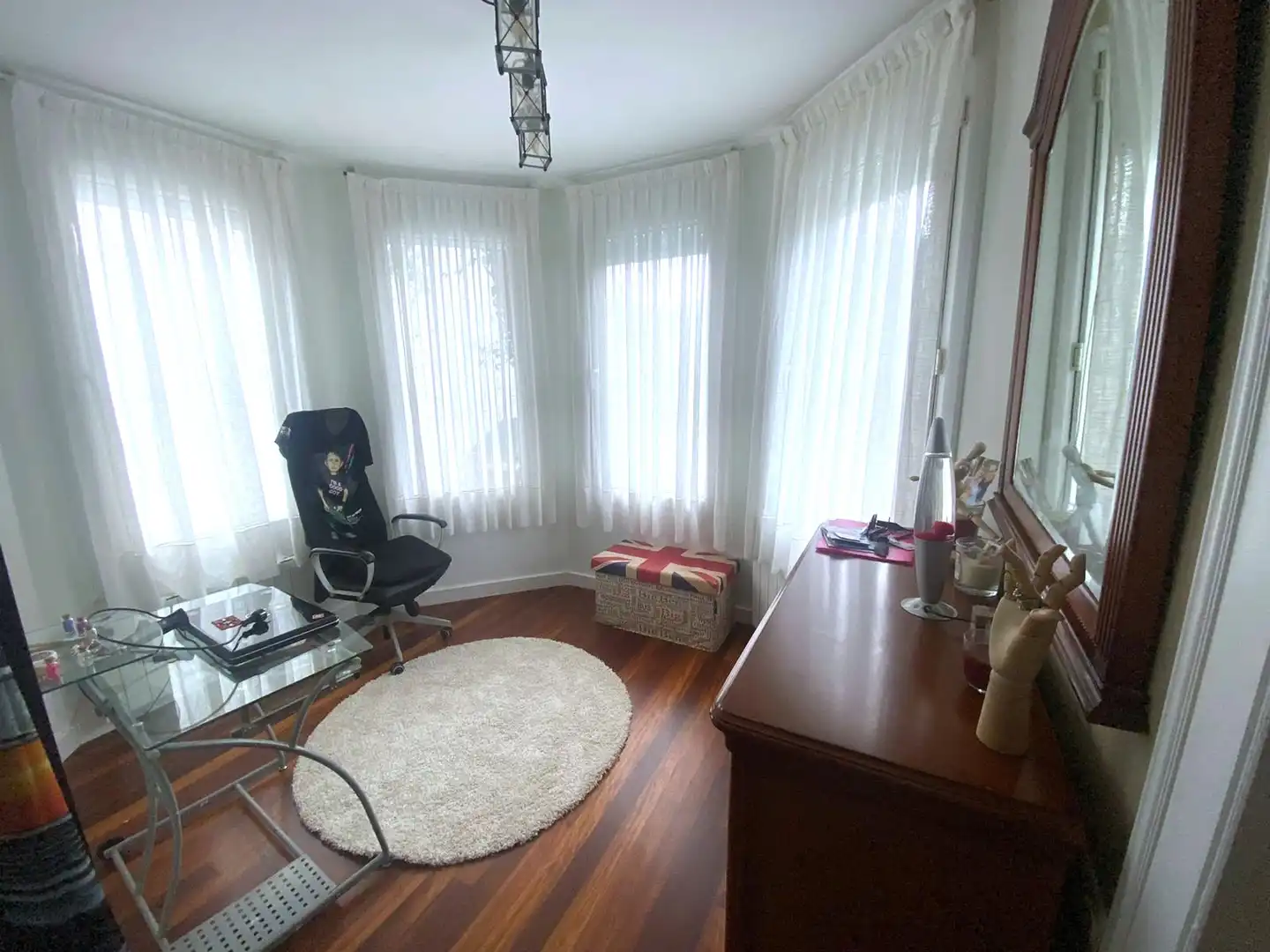 Sala de estar de Casa o chalet en venta en Castro-Urdiales con Calefacción, Jardín privado y Parquet