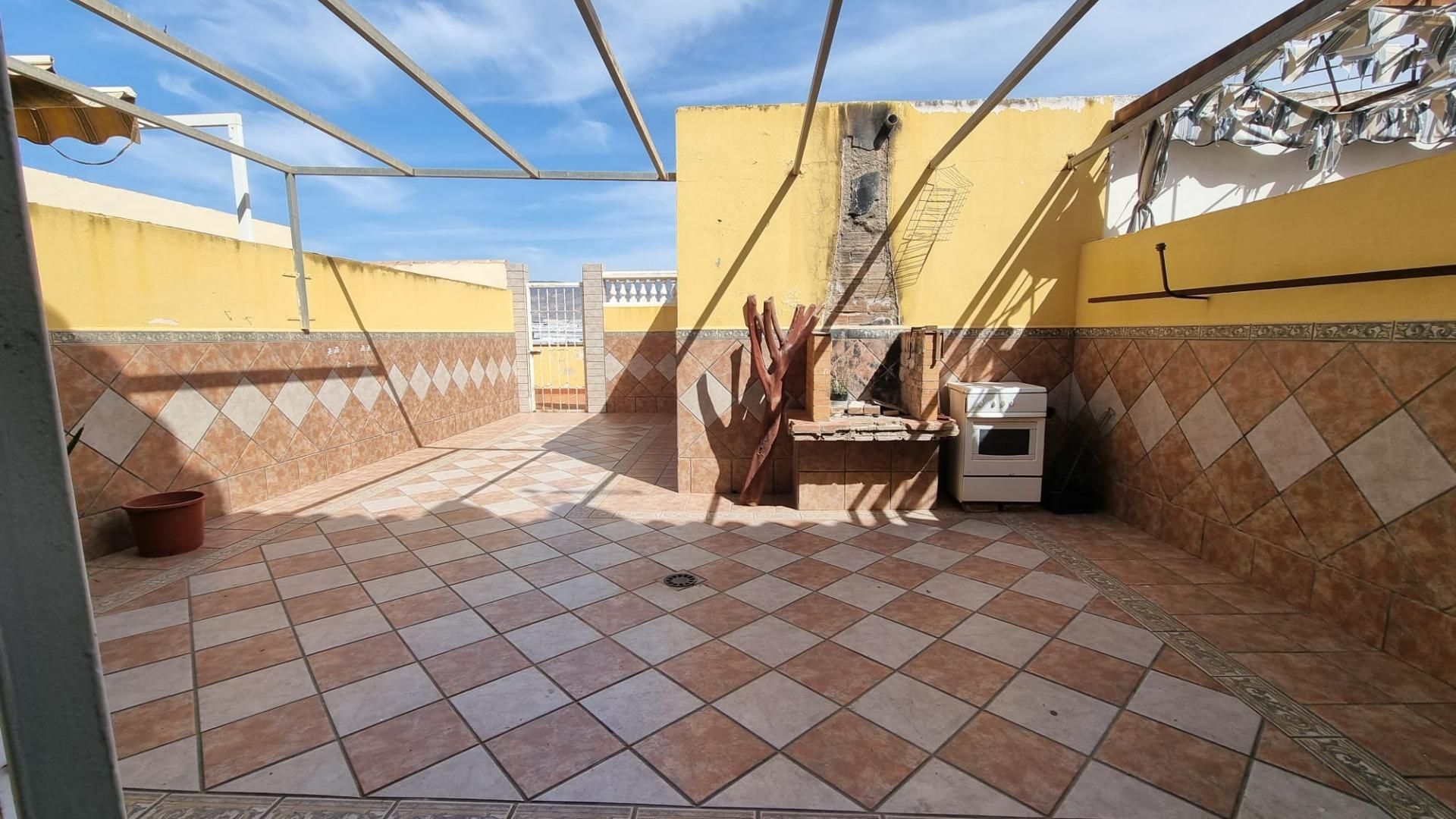 Terraza de Dúplex en venta en Roquetas de Mar con Aire acondicionado, Jardín privado y Terraza