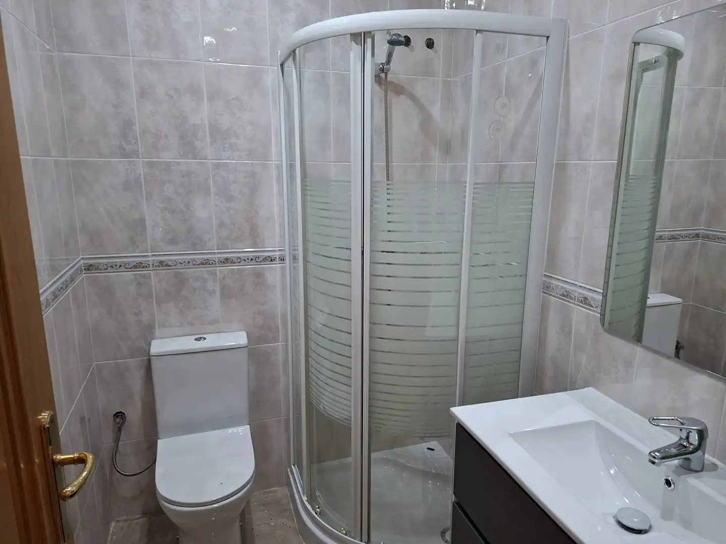 Baño de Piso en venta en Caspe con Aire acondicionado, Calefacción y Amueblado