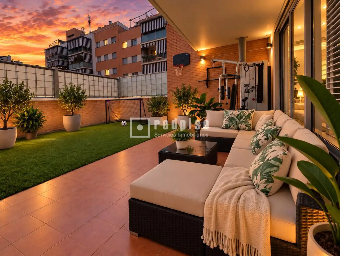 Flat with pool for sale in Planeta Saturno, imagen 3