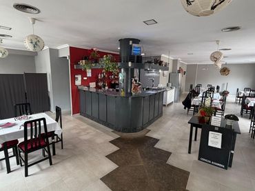 Business premises to rent in Calle de Maestro Albéniz