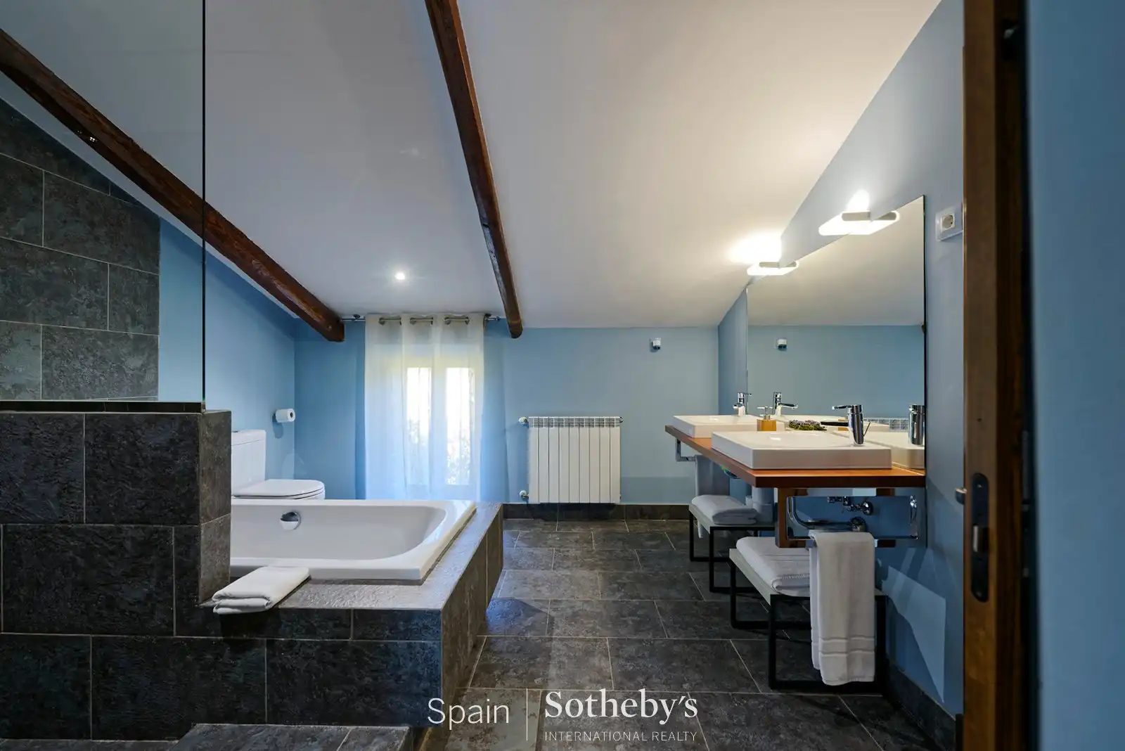Baño de Casa o chalet en venta en Las Herencias con Aire acondicionado, Calefacción y Jardín privado