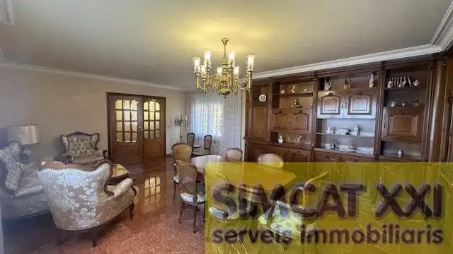 Dining room of Houses for sale in Figueres  with Air Conditioner, Heating and Terrace