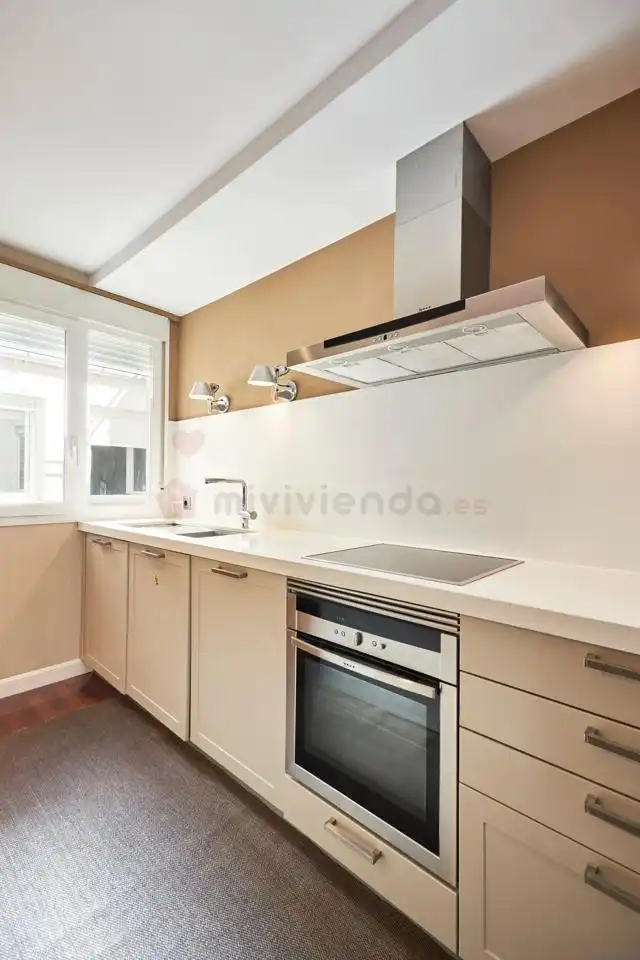 Kitchen of Duplexes for rent in Madrid  with Air Conditioner, Heating and Terrace