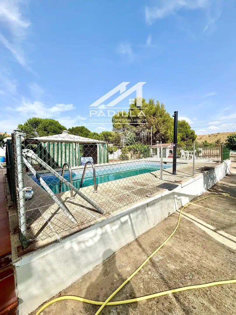 Piscina de Casa o chalet en venta en El Viso de San Juan con Calefacción, Trastero y Piscina