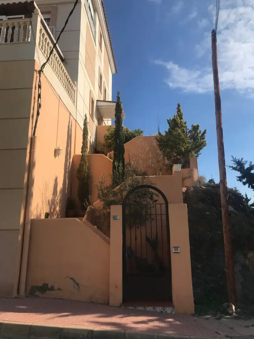Vista exterior de Dúplex en venda en Águilas amb Jardí privat, Terrassa i Moblat