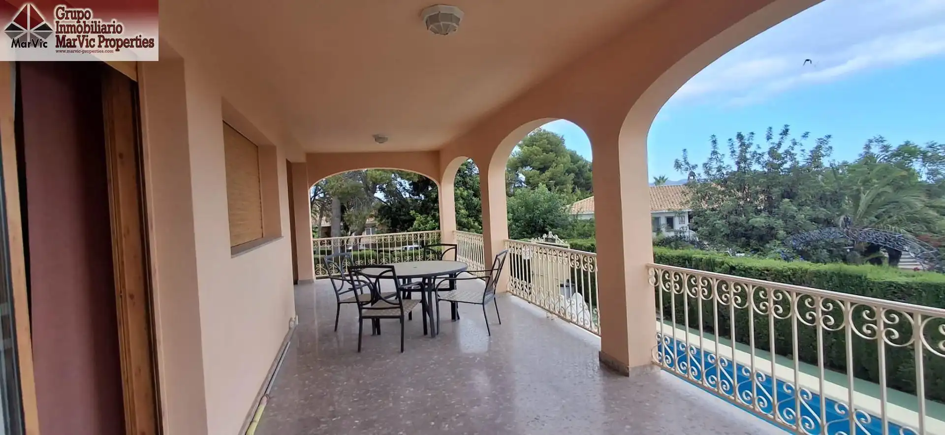 Terrassa de Casa o xalet en venda en Benidorm amb Aire condicionat, Jardí privat i Terrassa