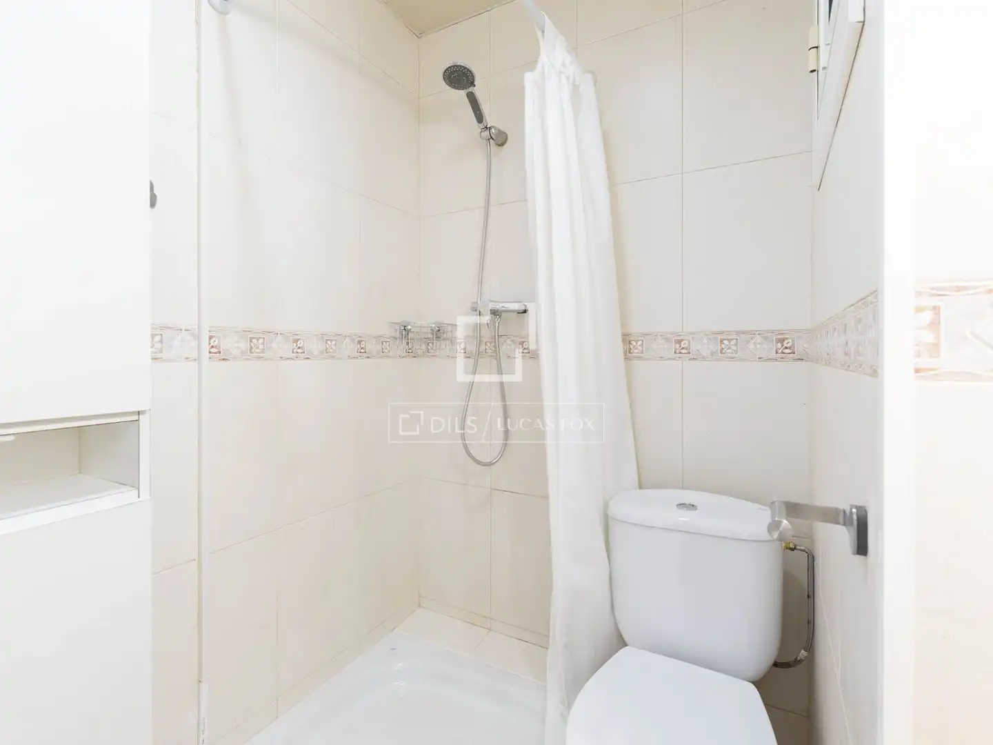 Baño de Piso en venta en Barcelona con Aire acondicionado, Calefacción y Trastero