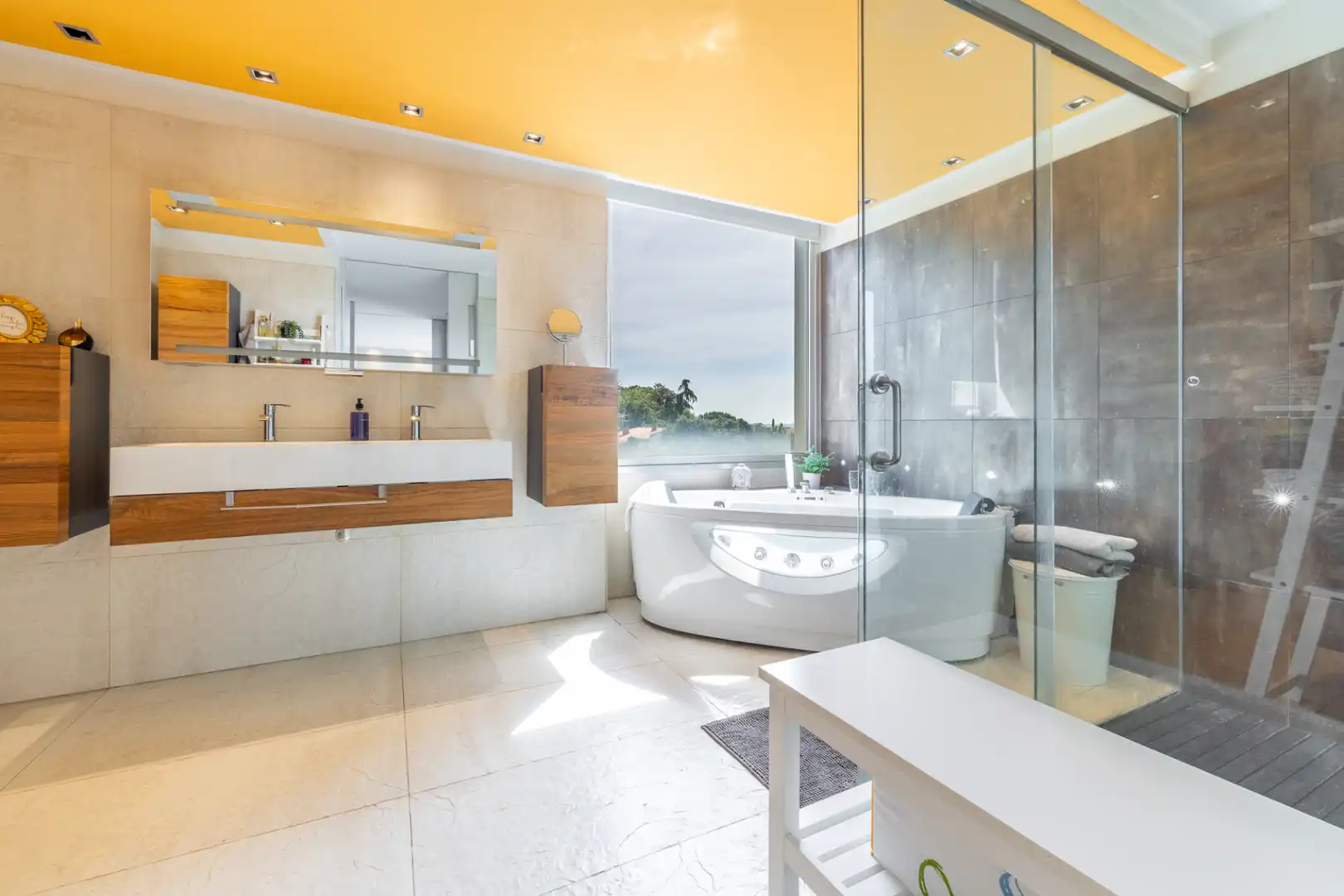 Bathroom of Houses for sale in Cerdanyola del Vallès  with Furnished