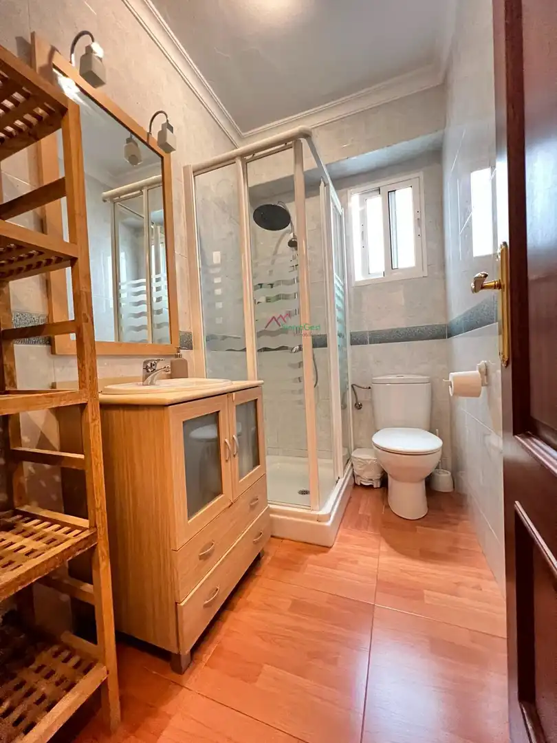 Baño de Piso en venta en Ubrique con Aire acondicionado