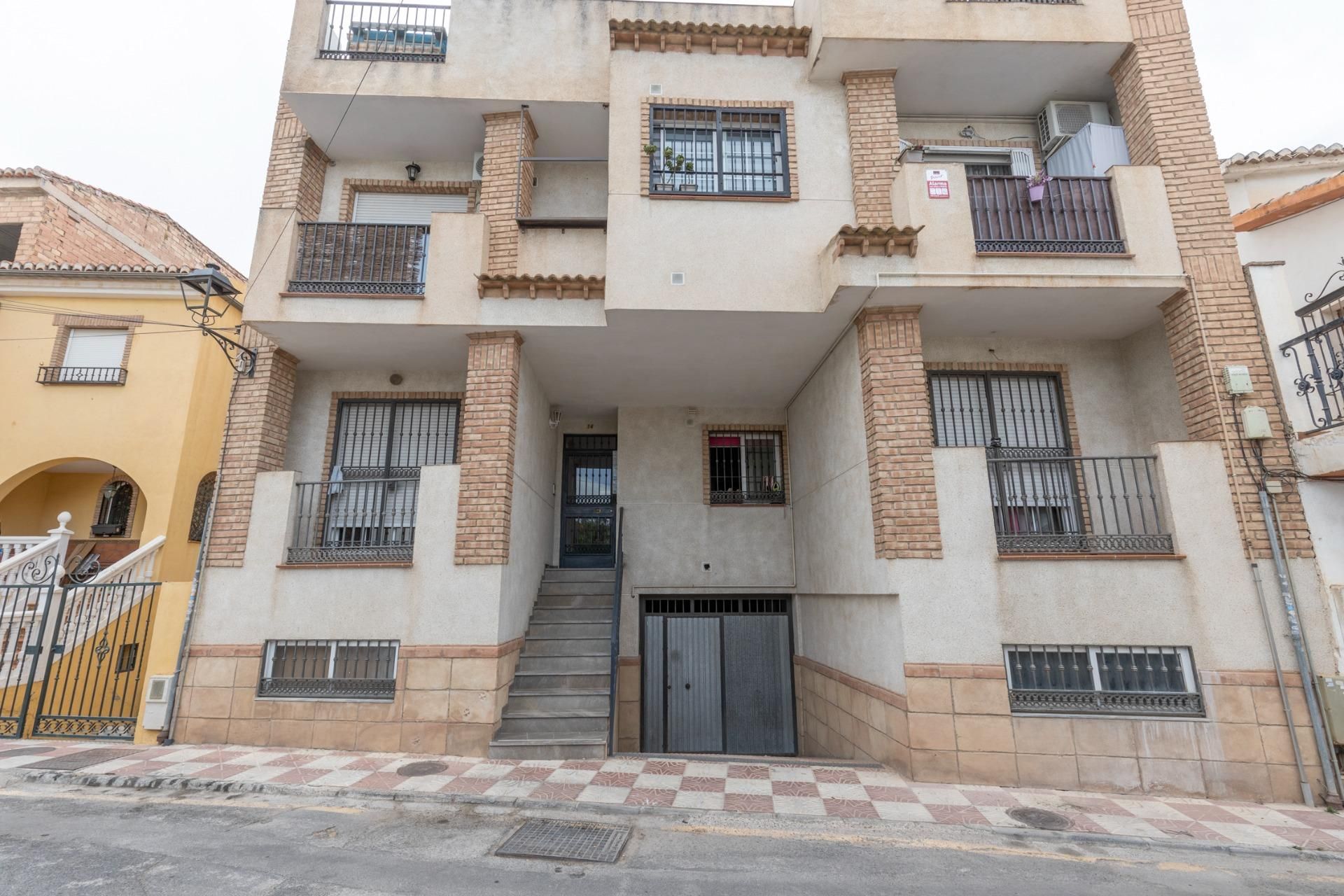 Vista exterior de Àtic en venda en Churriana de la Vega amb Aire condicionat i Terrassa