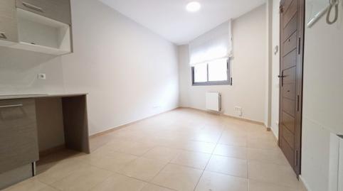 Foto 2 de Apartament de lloguer a Carrer de Lleó, Ca n'Oriol, Barcelona