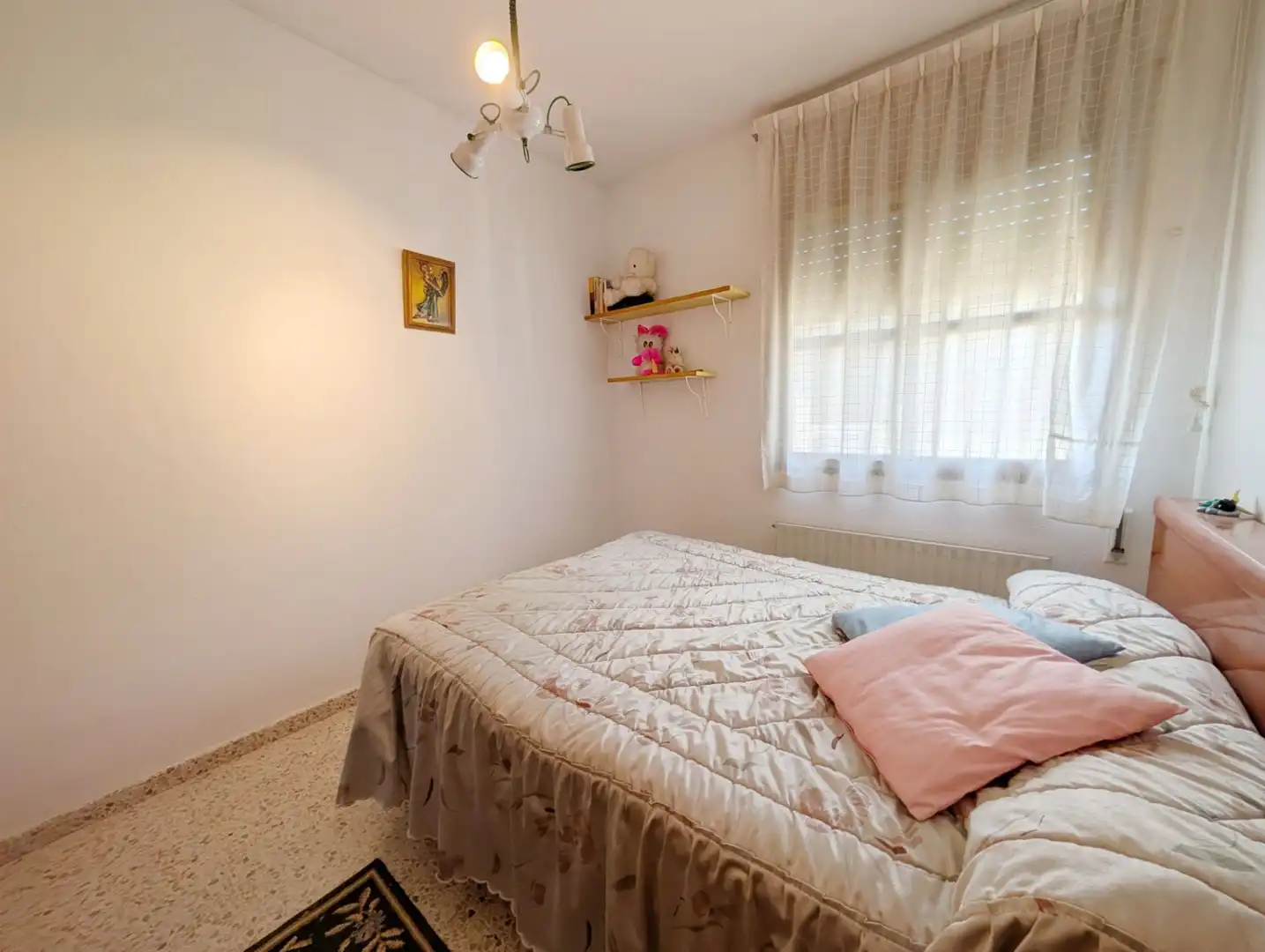 Dormitori de Casa adosada en venda en La Puebla de Híjar amb Calefacció, Terrassa i Traster