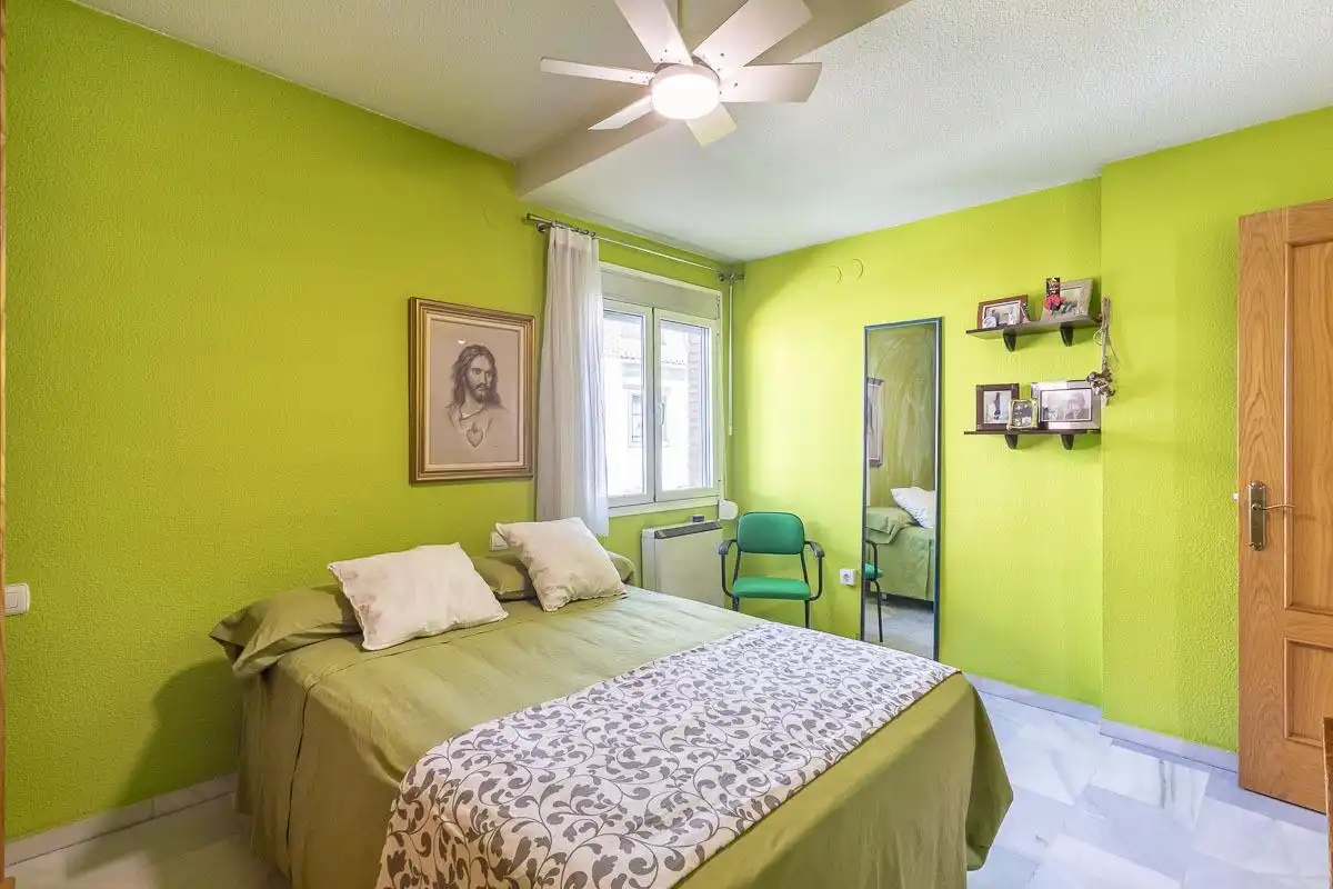 Habitación de Casa adosada en venta en Genil