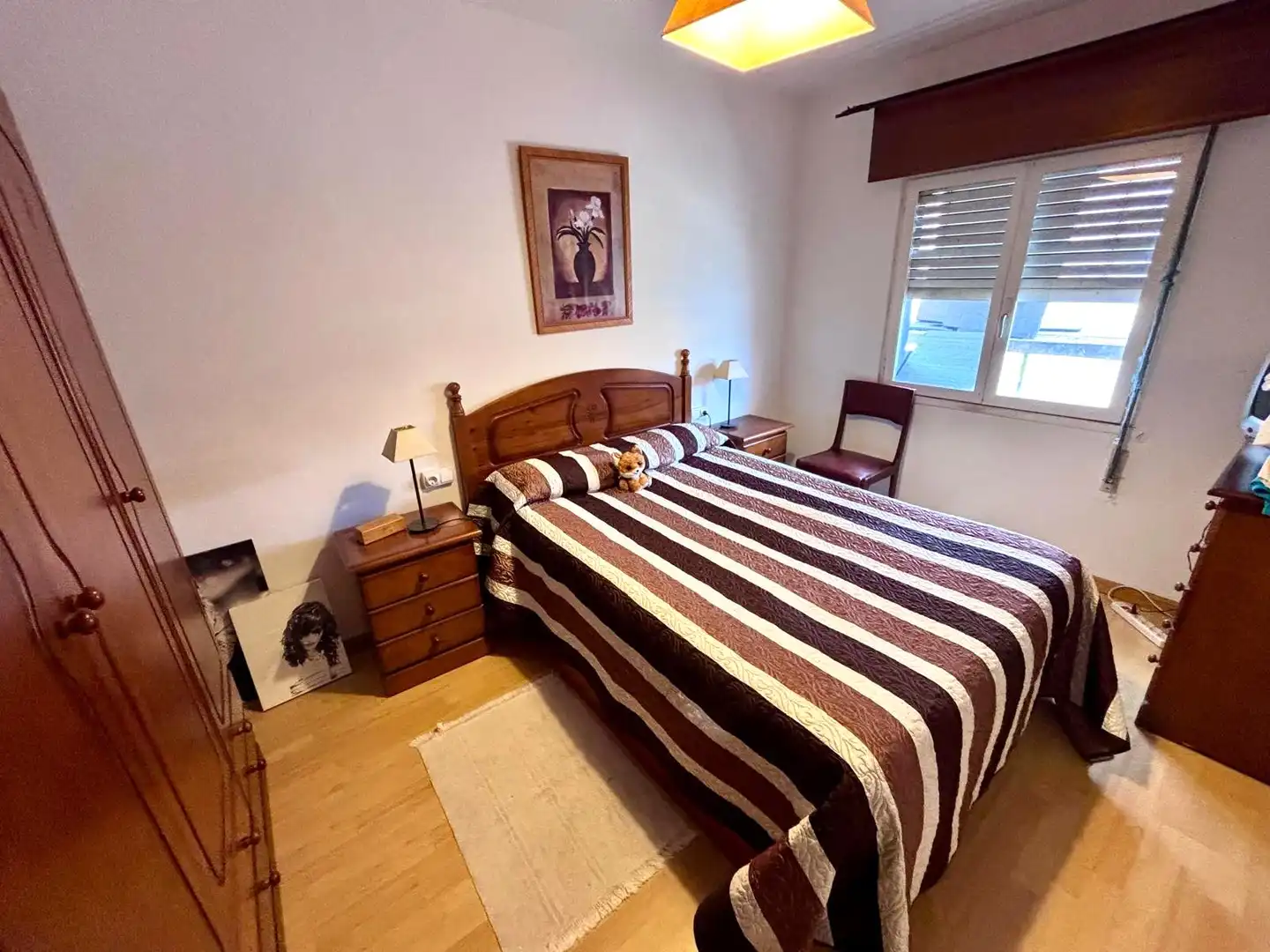 Dormitori de Pis en venda en Gijón  amb Parquet, Moblat i Forn