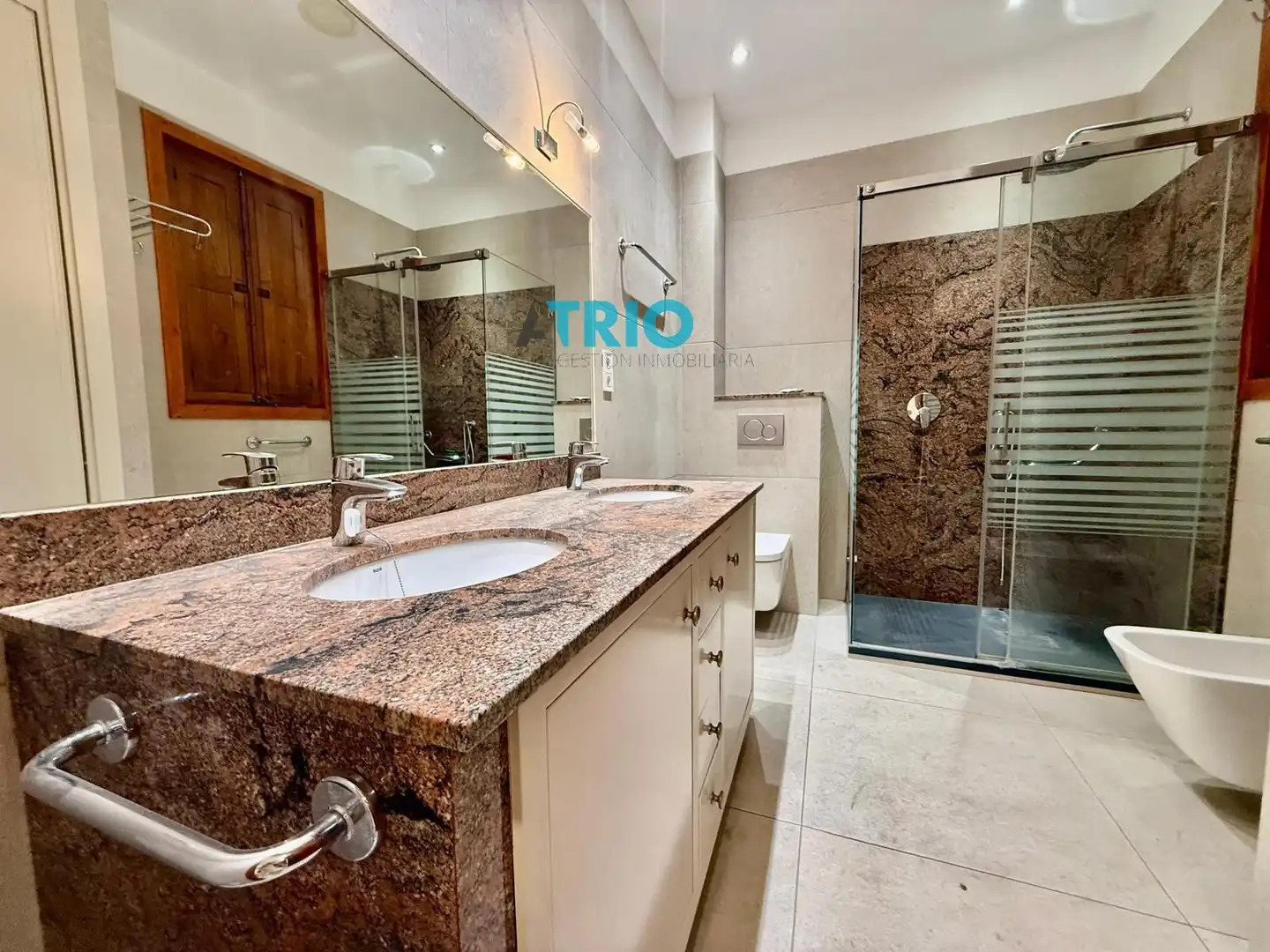Baño de Ático en venta en  Palma de Mallorca con Aire acondicionado, Terraza y Trastero