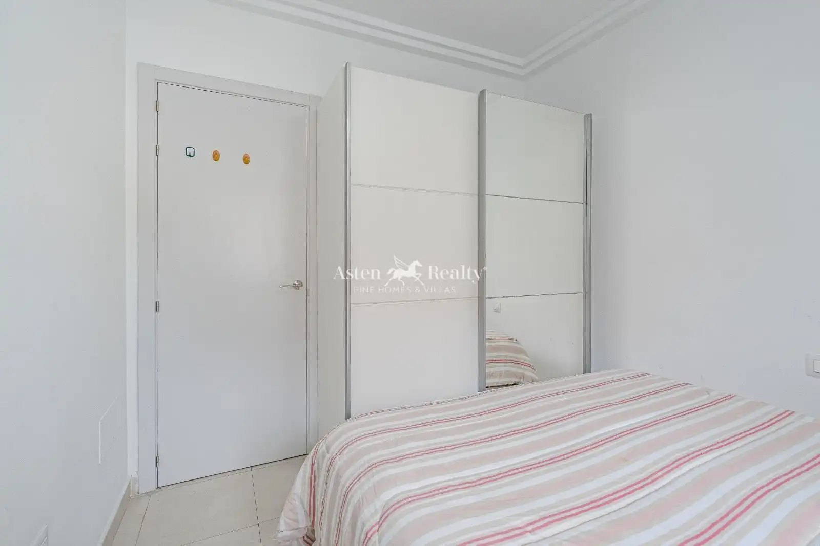 Schlafzimmer von Dachboden zum Verkauf in Adeje mit Klimaanlage, Privatgarten und Terrasse