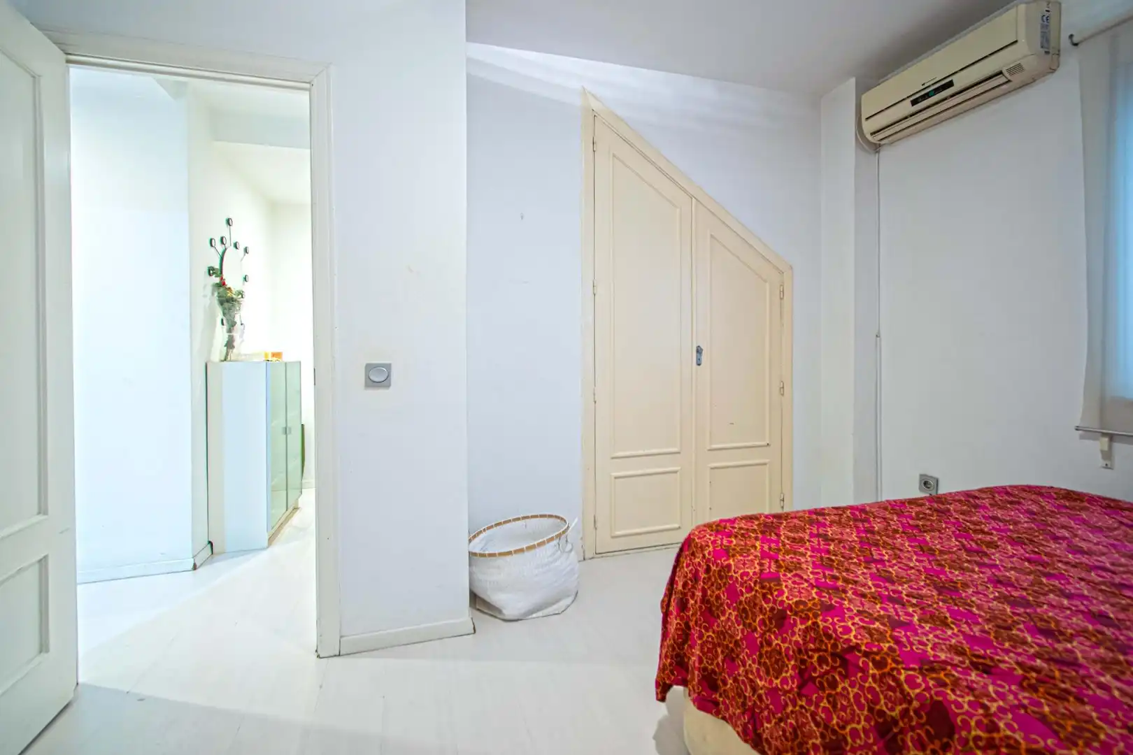 Schlafzimmer von Erdgeschoss zum Verkauf in Sevilla mit Klimaanlage, Terrasse und Möbliert