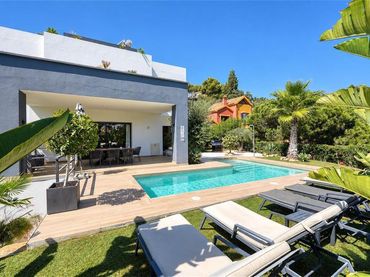 Casa con piscina en alquiler en Elviria - Cabopino