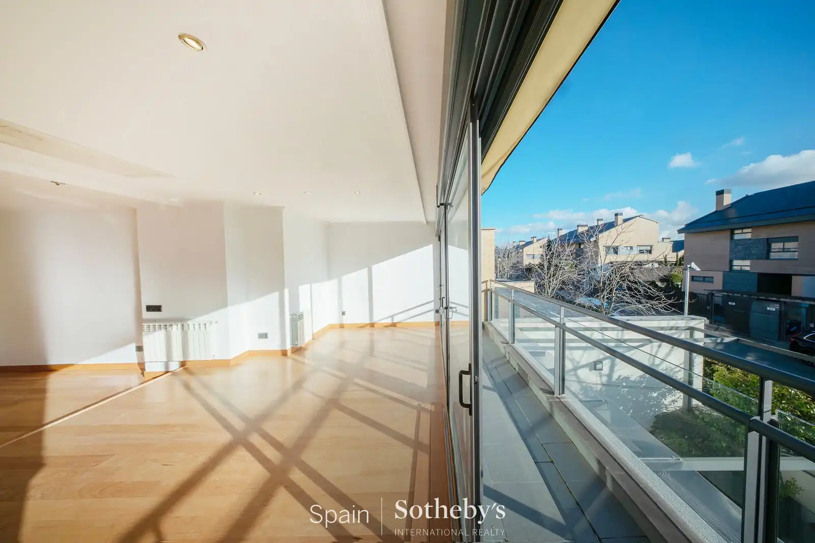 Vista exterior de Apartament de lloguer en La Moraleja amb Aire condicionat, Calefacció i Terrassa