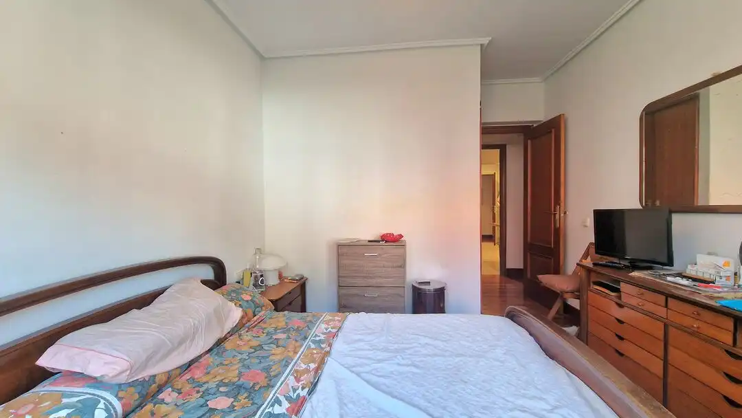 Bedroom of Flat for sale in Donostia - San Sebastián   with Heating, Terrace and Storage room