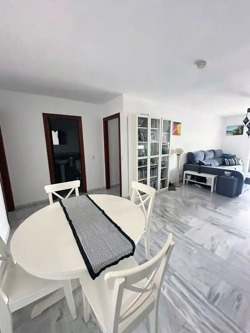 Comedor de Piso en venta en Benalmádena con Calefacción, Terraza y Piscina comunitaria