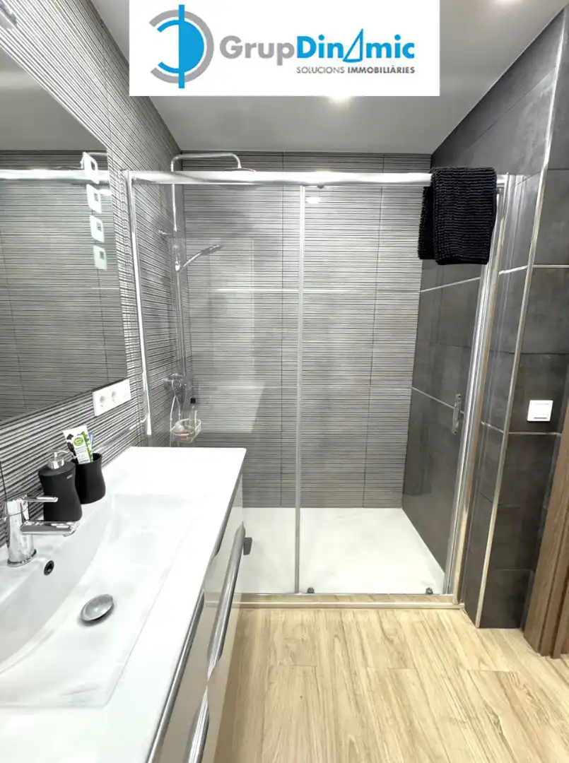 Bathroom of Flat for sale in Palamós  with Air Conditioner, Heating and Parquet flooring