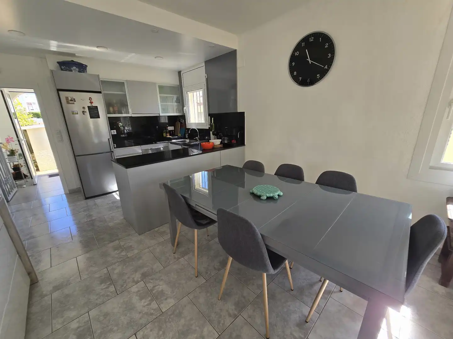 Menjador de Casa o xalet en venda en Empuriabrava amb Aire condicionat, Jardí privat i Piscina