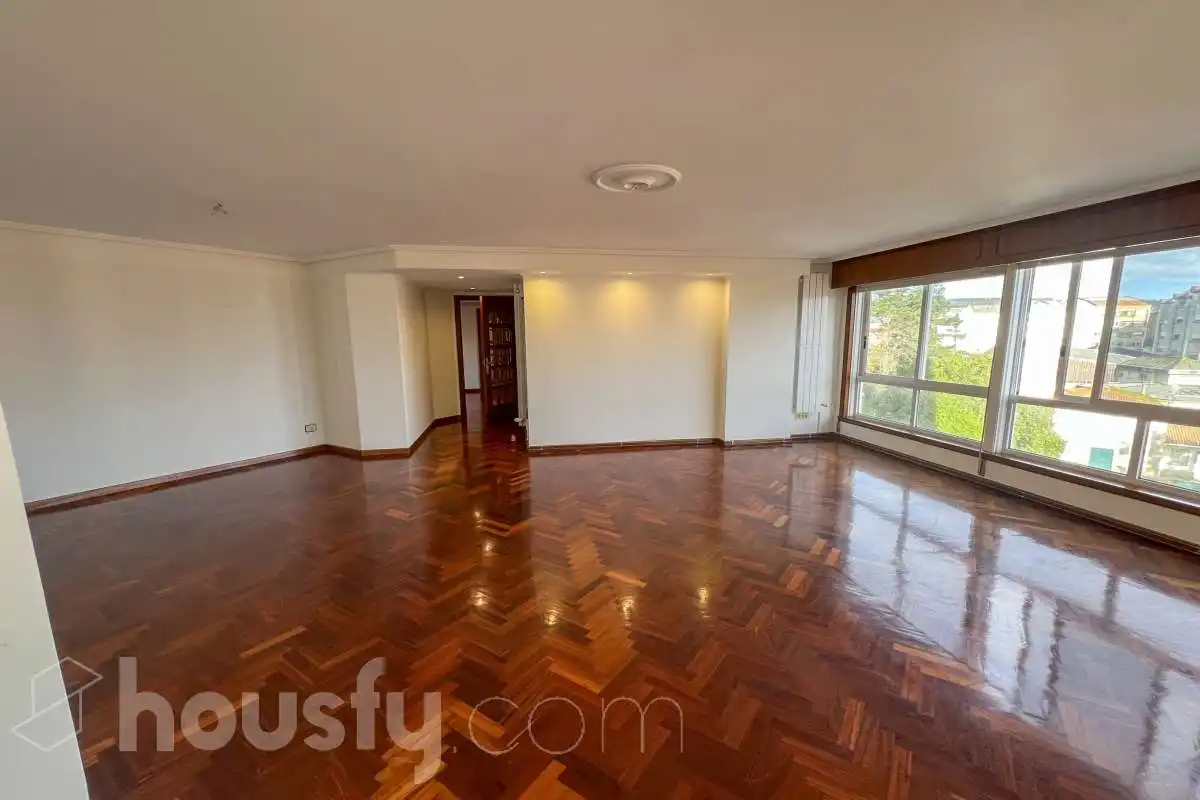 Sala d'estar de Pis en venda en Ferrol amb Aire condicionat, Calefacció i Parquet