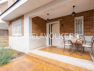 Maison mitoyenne avec balcon à vendre à Rozas Centro