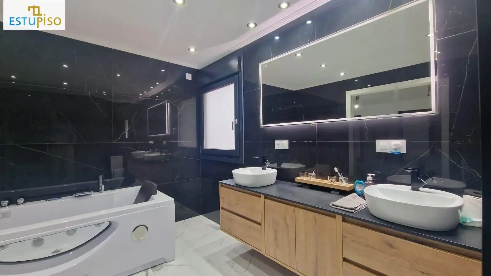Bathroom of Houses for sale in Erriberagoitia / Ribera Alta  with Heating, Private garden and Furnished