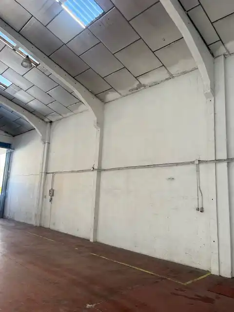 Vista exterior de Nave industrial de alquiler en Camargo