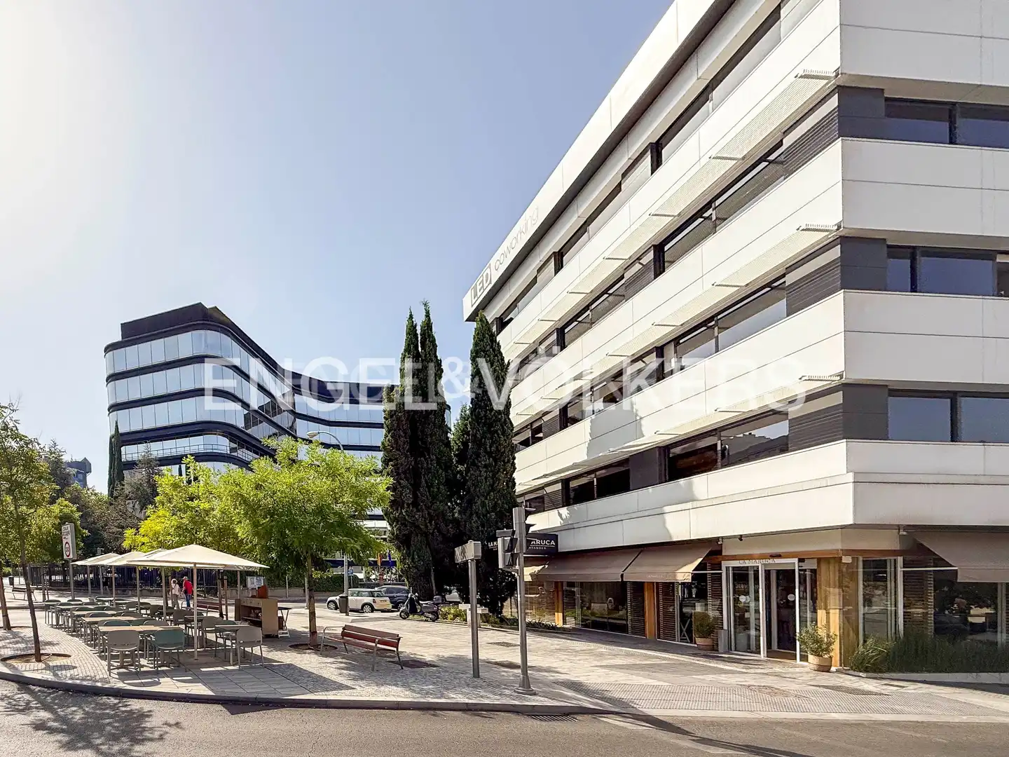Vista exterior de Piso en venta en Madrid con Calefacción y Parquet