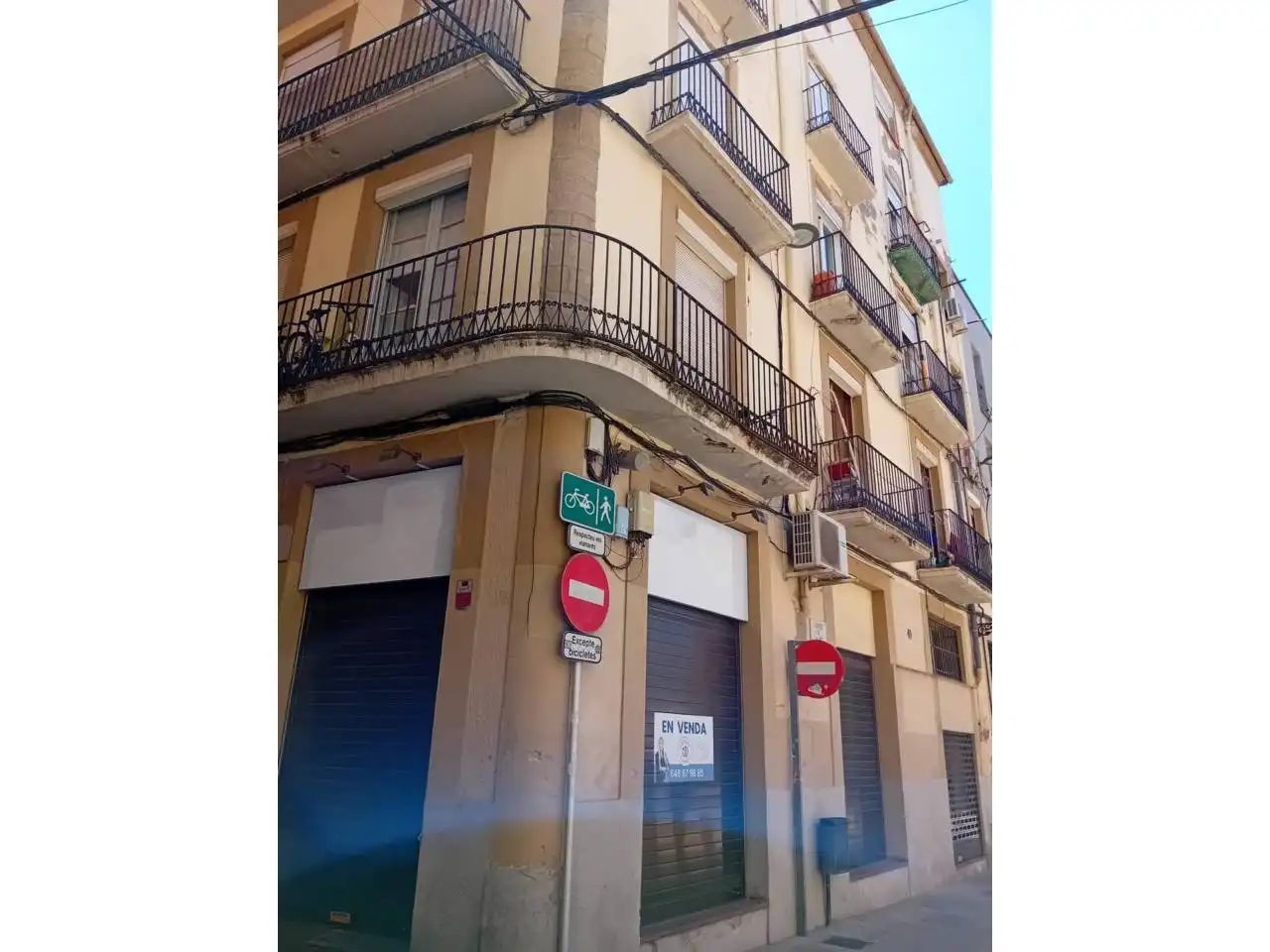 Exterior view of Flat for sale in Manresa  with Air Conditioner, Heating and Storage room