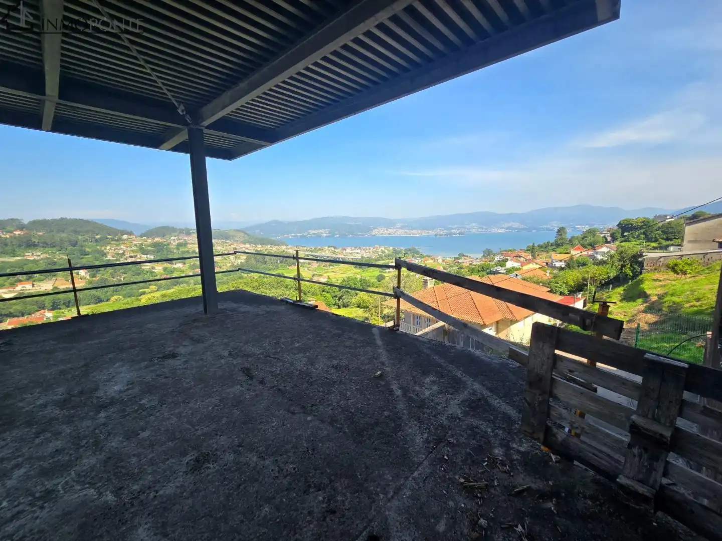 Terrassa de Casa o xalet en venda en Vilaboa amb Jardí privat