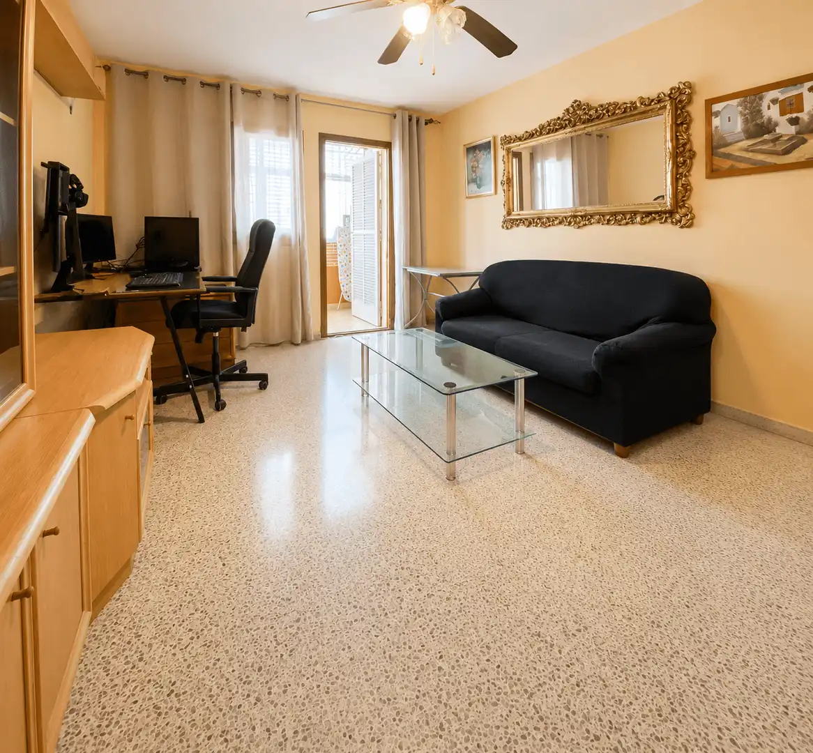 Sala d'estar de Apartament en venda en  Palma de Mallorca amb Balcó