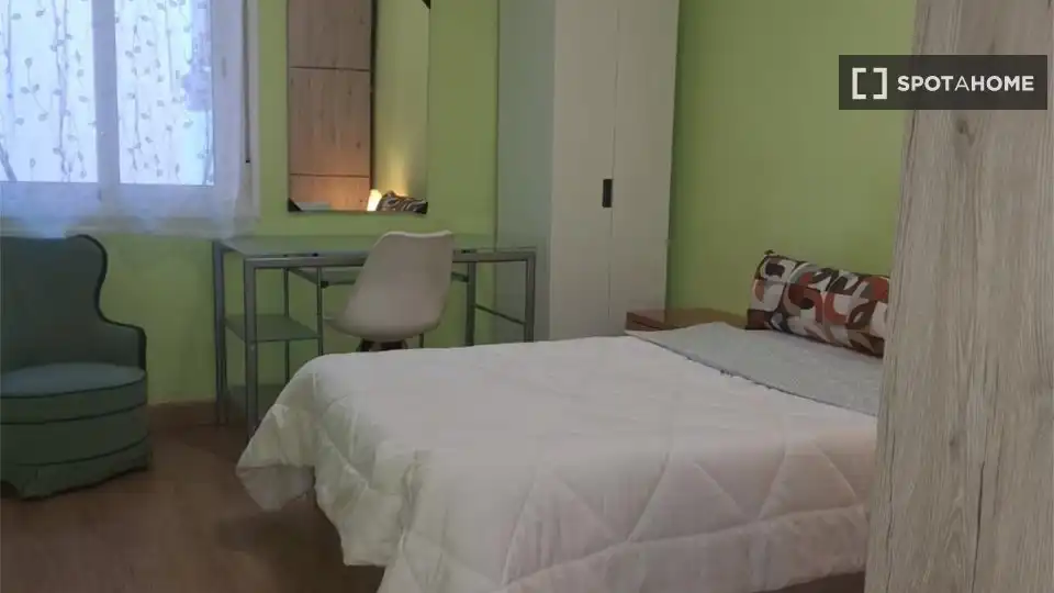 Schlafzimmer von Wohnung zur untervermieten in Barcelona mit Klimaanlage, Heizung und Möbliert
