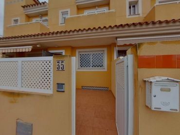 Casa con balcón en venta en Calle MONTEVIDEO - BO PERAL 35